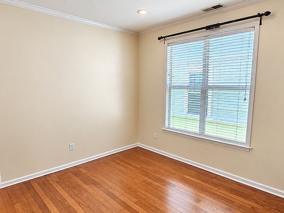 5th image of 1292 Isle Bay Dr