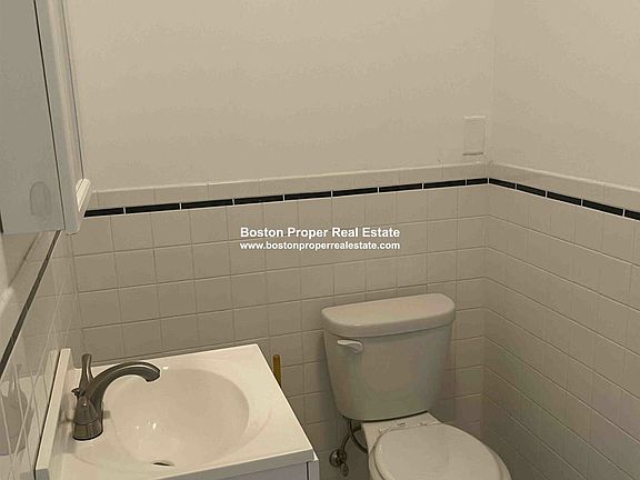 379 Commonwealth Ave. #8 Boston - Kenmore Unit Photo 4