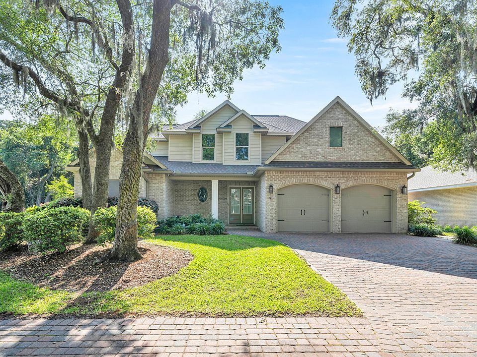 1st image of 9 Plantation Oaks Dr