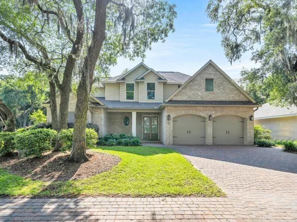 9 Plantation Oaks Dr, Mary Esther, FL 32569