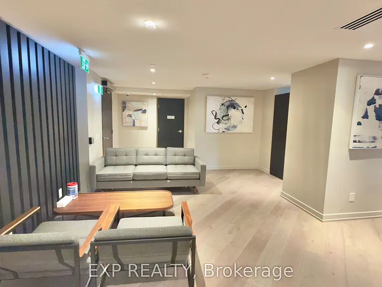 458 Richmond St W #401 — Photo 25