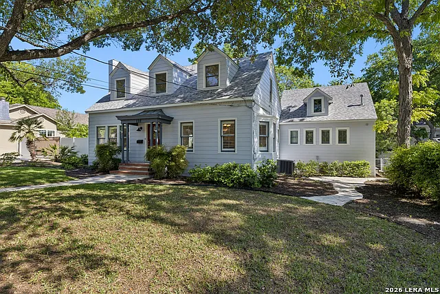 120 Lamont Ave — Photo 2