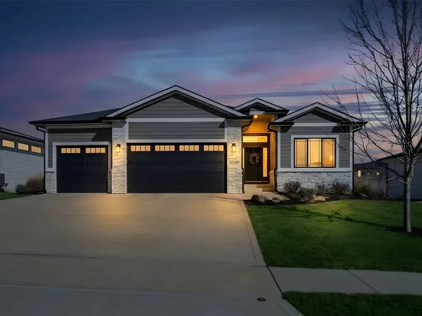 10169 Rhaenys Rd, West Des Moines, IA 50266