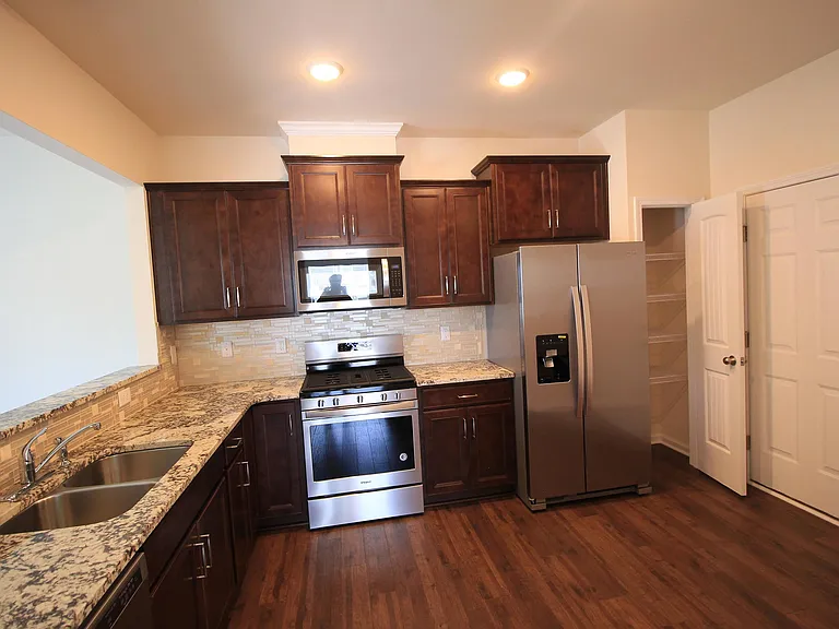 1212 Nightshade Dr — Photo 7