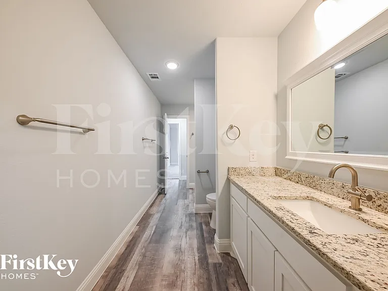 6014 Kemrock Dr — Photo 10