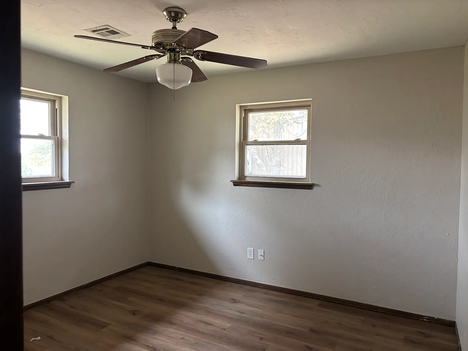 4 bed, 1600 sqft, $1,850 — Photo 2