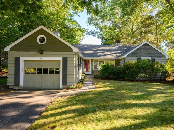 454 Eliot St, Milton, MA 02186