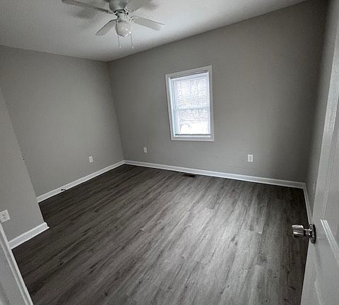 5th image of 9227 N Point Rd