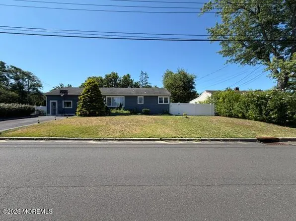 10 Maurice Avenue, Holmdel, NJ 07733