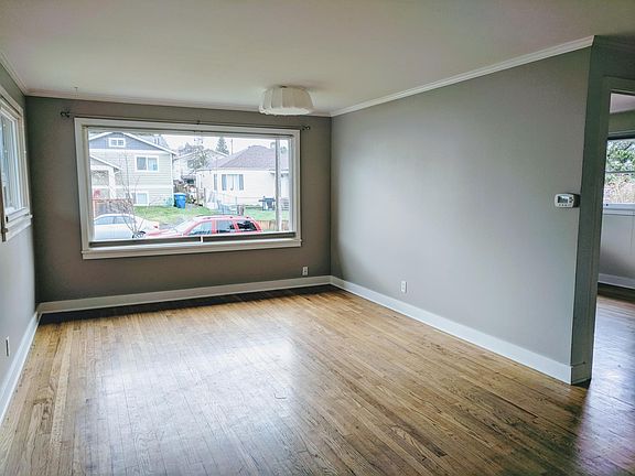 Living Room facing front