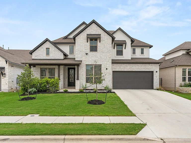 372 Hollister Dr — Photo 2