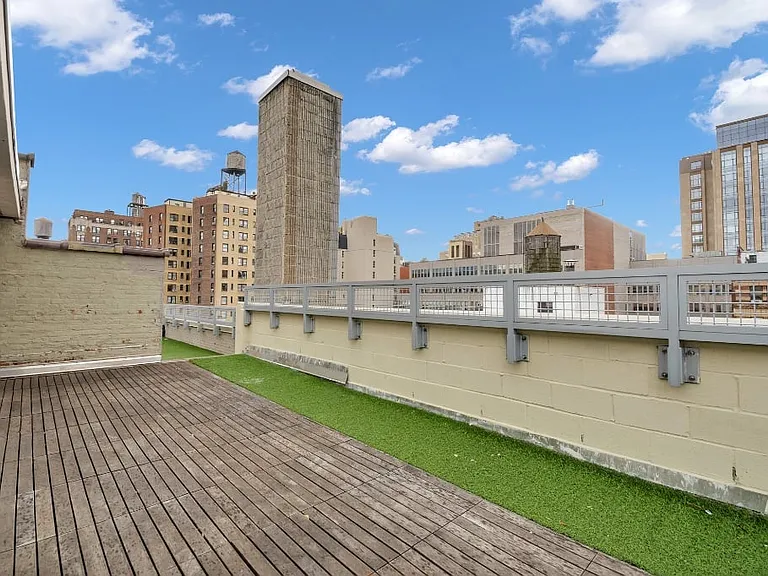 210 E 22nd St #6H — Photo 6