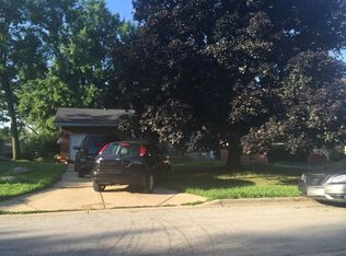 611 Pine Ave, Aurora, IL 60505