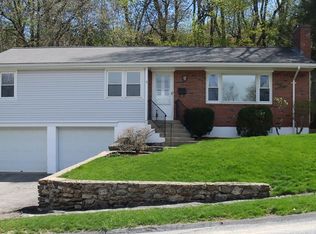 31 Sun Valley Dr, Worcester, MA 01609
