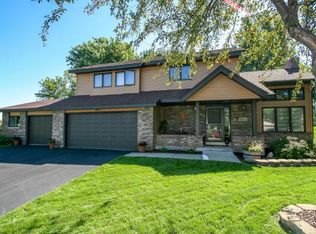 16112 Grove Trl, Lakeville, MN 55044