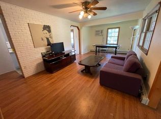 1 Butler Ln, Levittown, NY 11756