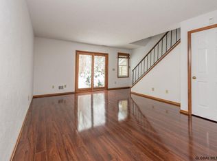 12 Wilton Ct, Halfmoon, NY 12065