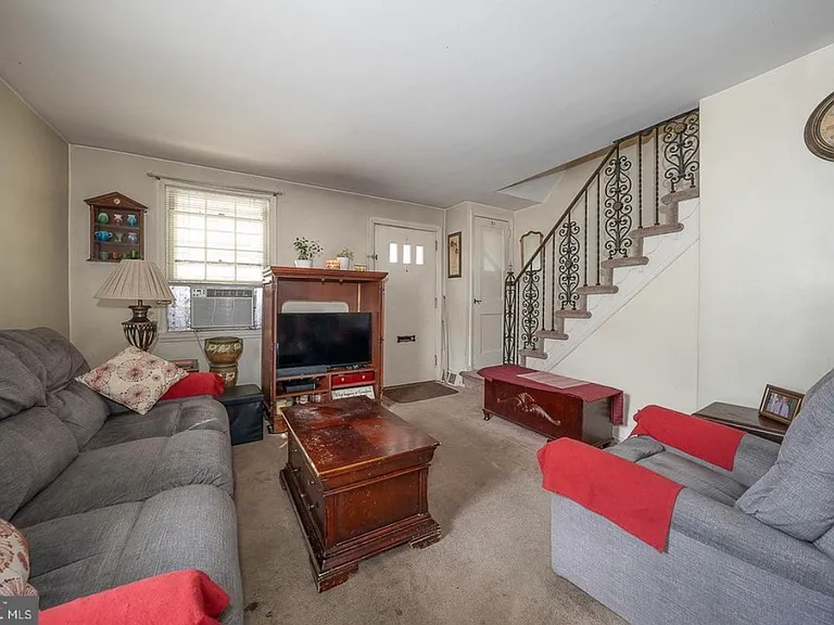 103 Margate Rd — Photo 2