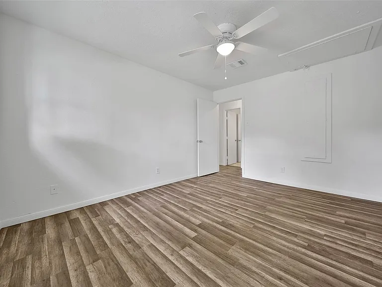 10006 Neuens Rd #1 — Photo 17