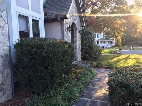 5th image of 10266 Matthews Grove Ln