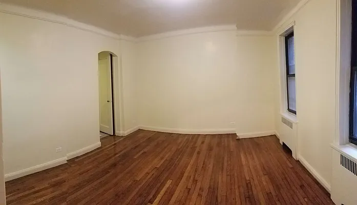 Rented by Smart NY Realty LLC | media 6