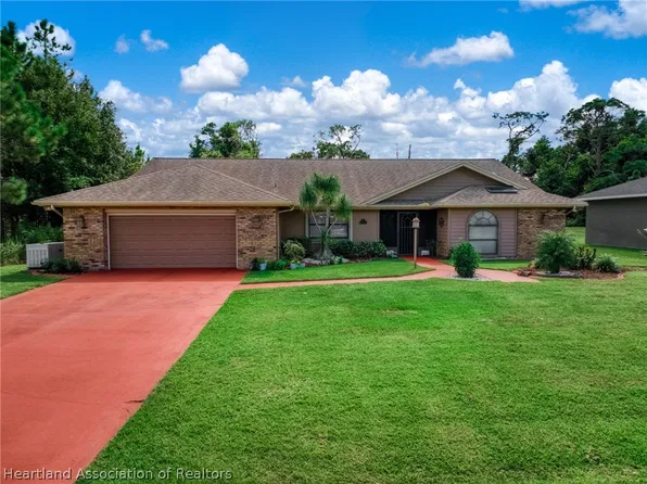 4068 Santa Barbara Dr, Sebring, FL 33875