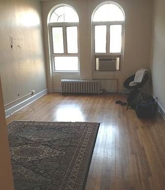 2nd image of 170 Chatsworth Ave