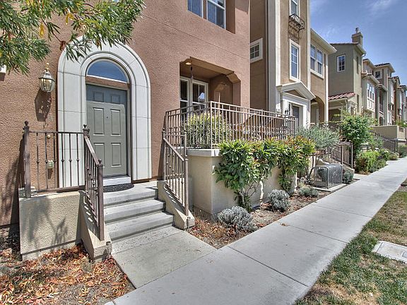 4th image of 805 Adeline Avenue
