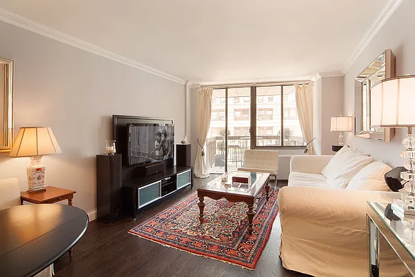 Rented by CORE | media 22