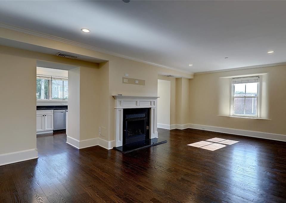 1st image of 423 Hope St Unit A