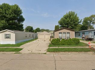 1500 S 3rd Ave #16, Sheldon, IA 51201