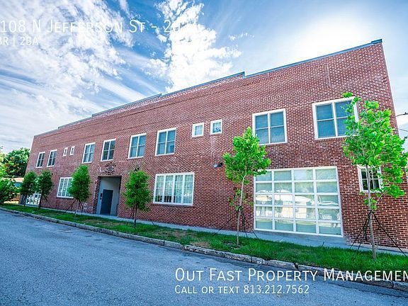 3rd image of 3108 N Jefferson St #203