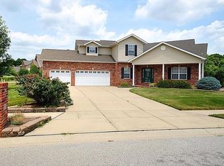 668 Longfellow Dr, O Fallon, IL 62269