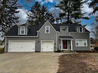 10260 W Pleasant Valley Rd, Parma, OH 44130