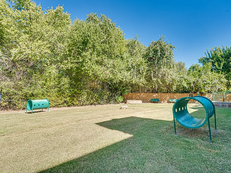 Southern Oaks — Photo 43
