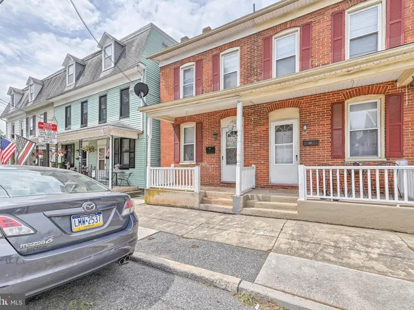 64 S East St, Spring Grove, PA 17362