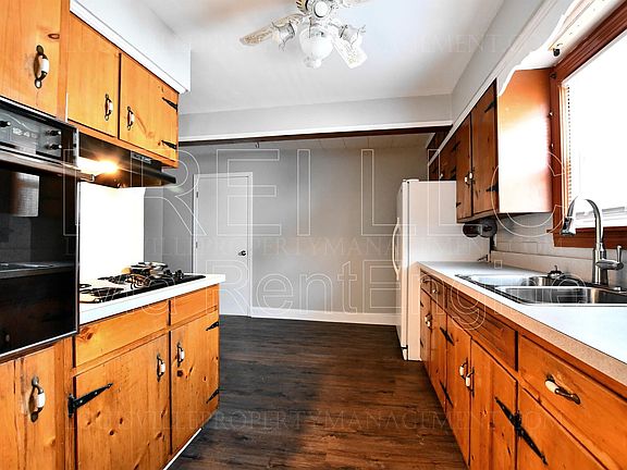 3rd image of 402 N 41st St