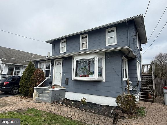3rd image of 1014 Spruce St