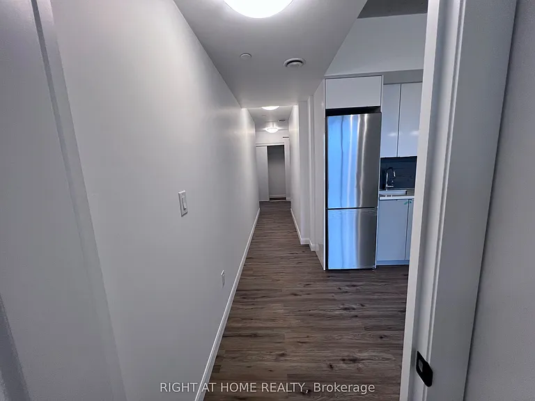 7 Erie Ave #711 — Photo 8