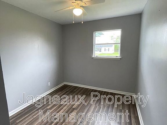 3rd image of 1900 9th Ave