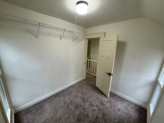 5th image of 146 Dix Ave