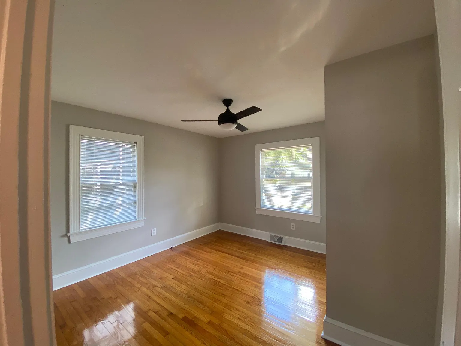 3 bed, 1400 sqft, $3,150 — Photo 4