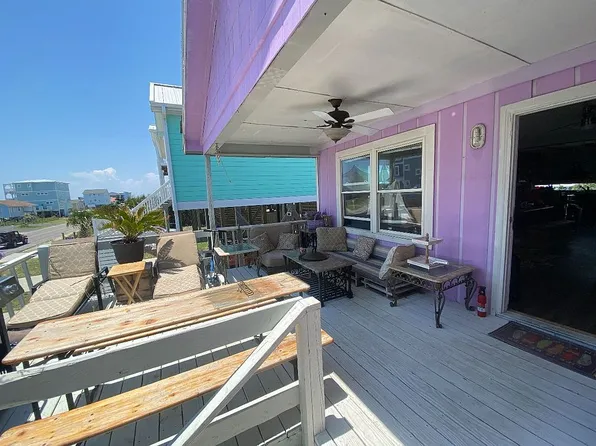 3518 E Beach Dr, Oak Island, NC 28465