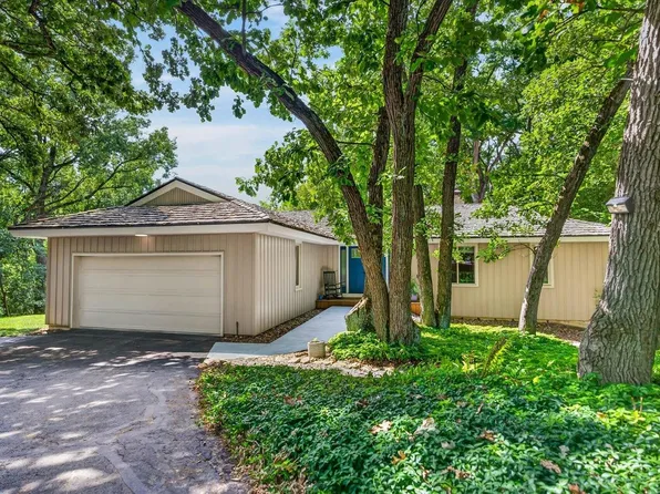 7116 Applewood Dr, Madison, WI 53719