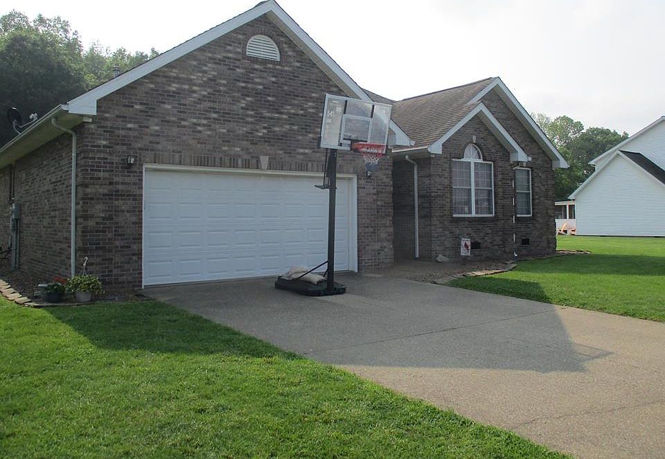 1st image of 585 N Fairview Dr