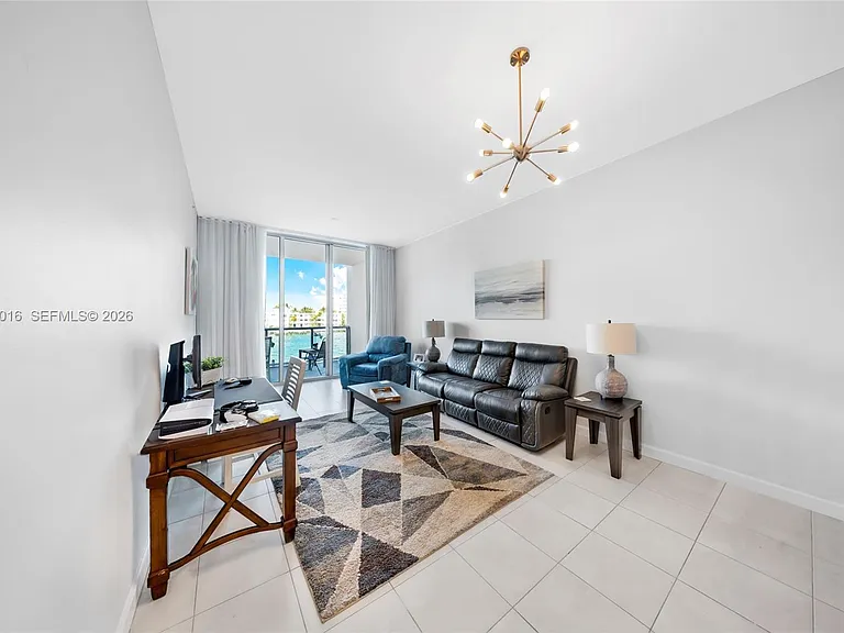 7928 East Dr #305 — Photo 6