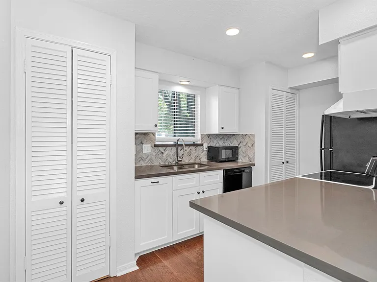 12100 Melville Dr #708G — Photo 6
