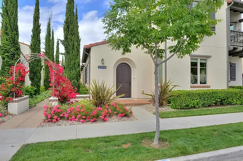 1378 Dahlia Loop Photo 1