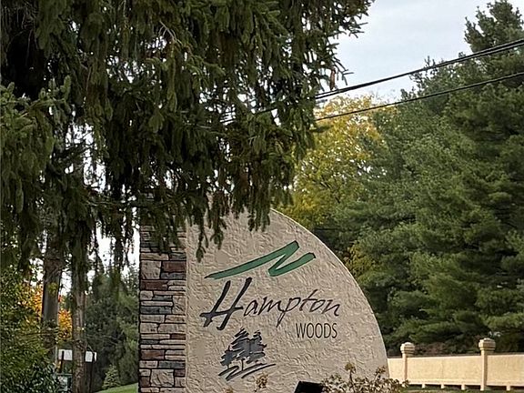 2nd image of 934 Hampton Ridge Dr