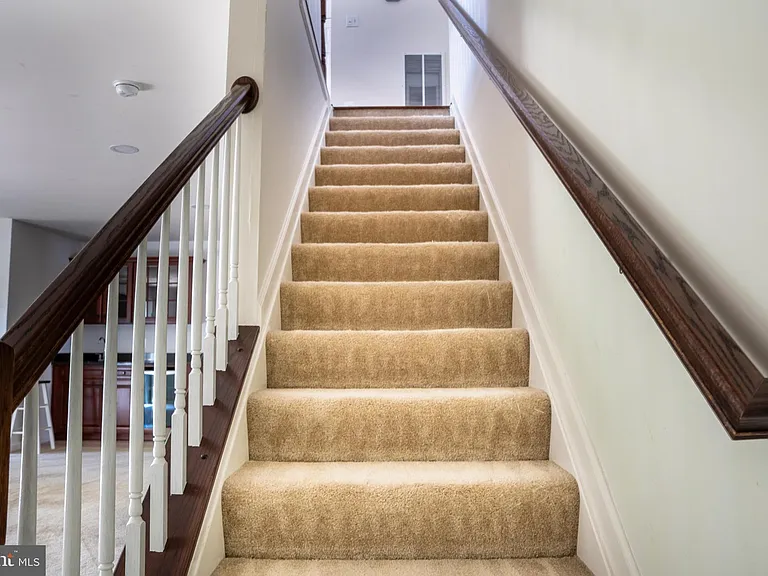 42243 Canary Grass Sq — Photo 65